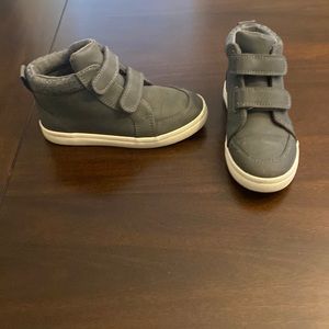Cat & Jack boys boots size 11. Great condition!